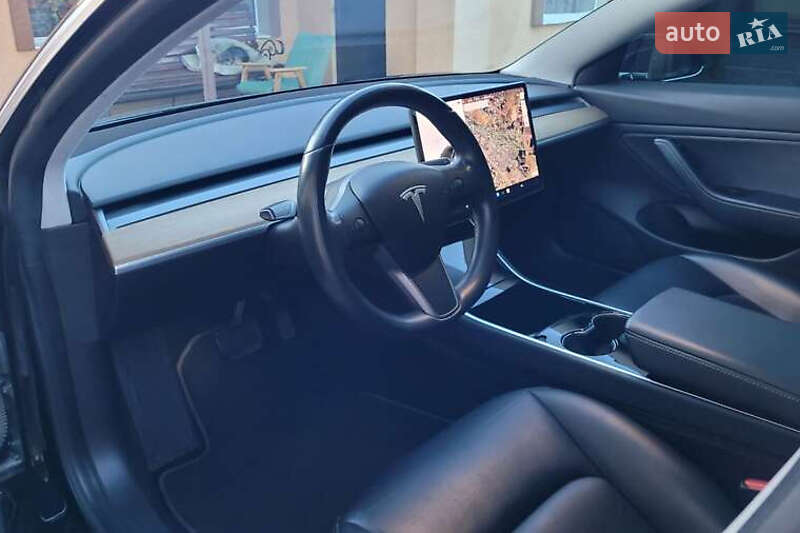 Седан Tesla Model 3 2019 в Києві