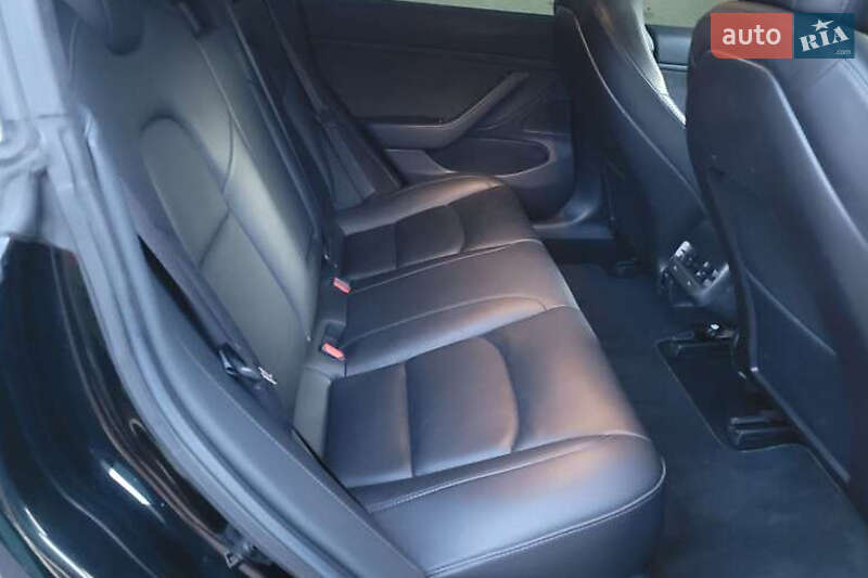 Седан Tesla Model 3 2019 в Києві
