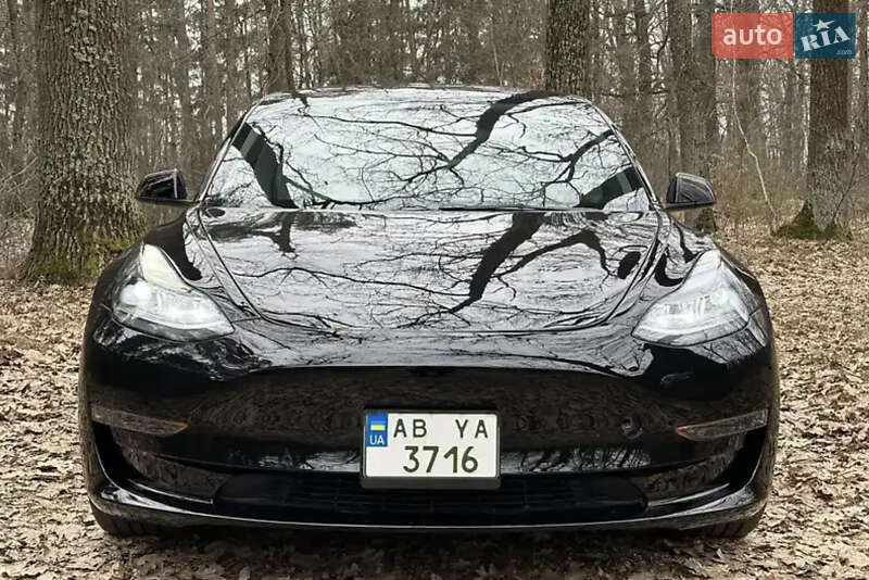 Седан Tesla Model 3 2022 в Виннице