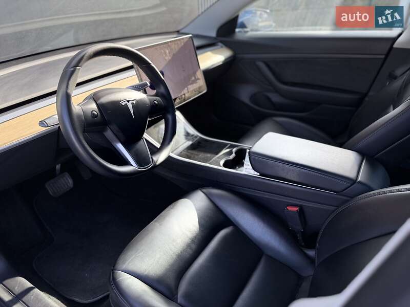 Седан Tesla Model 3 2020 в Львове фото 32 Седан Tesla Model 3 2020 в Львове