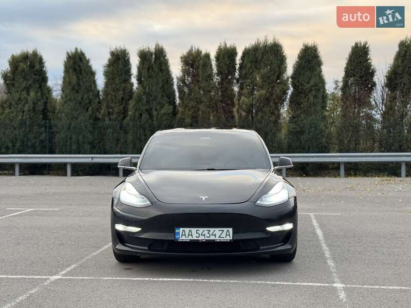Седан Tesla Model 3 2020 в Киеве