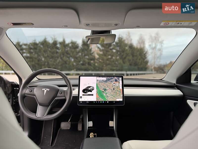 Седан Tesla Model 3 2020 в Киеве