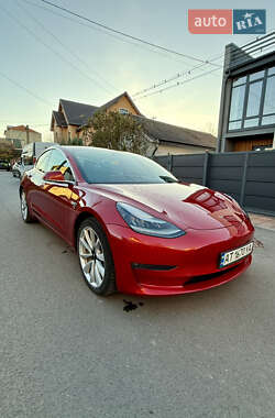 Седан Tesla Model 3 2019 в Івано-Франківську
