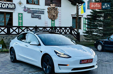Седан Tesla Model 3 2021 в Львове