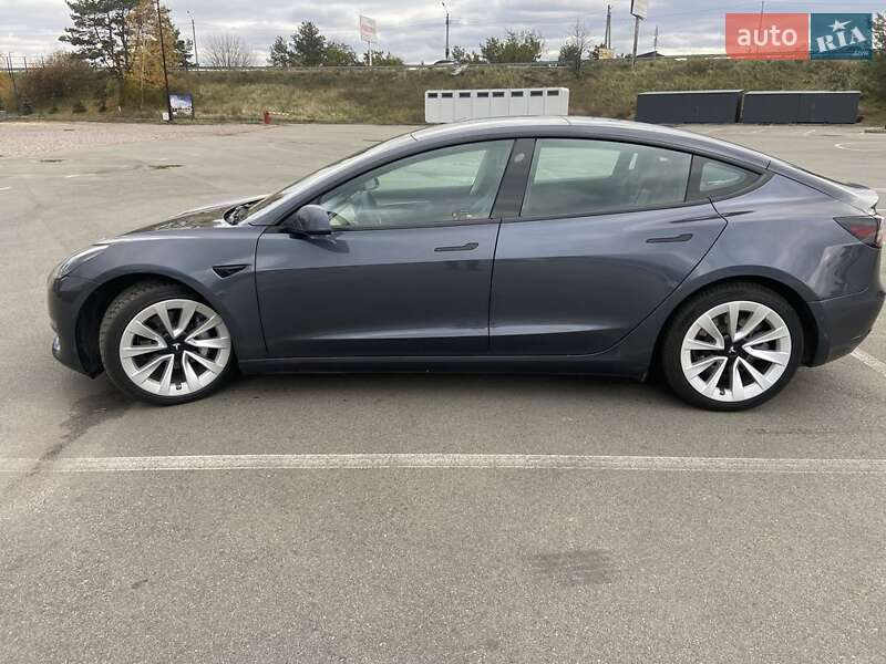 Седан Tesla Model 3 2022 в Києві