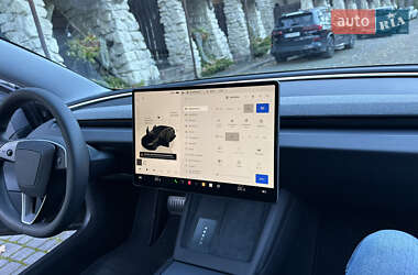 Седан Tesla Model 3 2024 в Львове