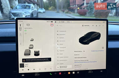 Седан Tesla Model 3 2024 в Львове