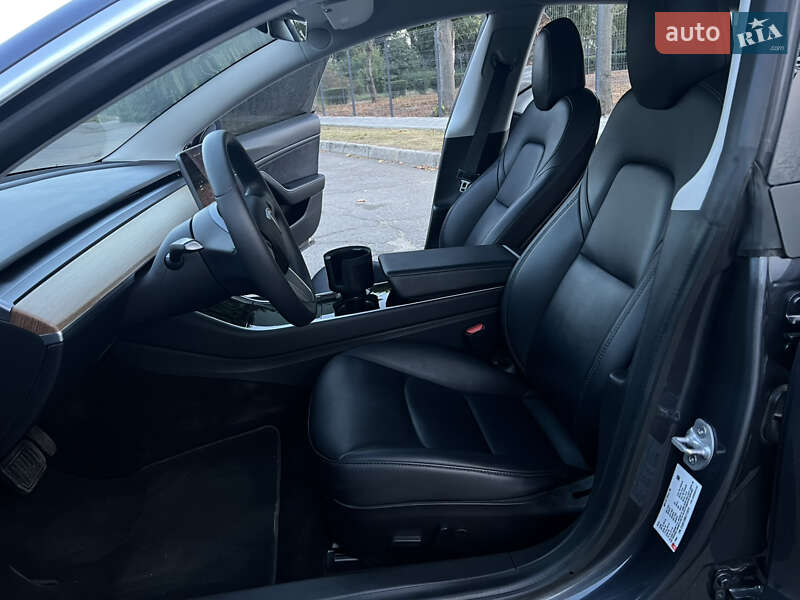 Седан Tesla Model 3 2020 в Білій Церкві