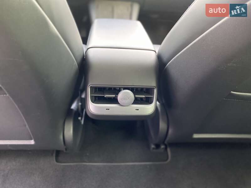 Седан Tesla Model 3 2022 в Кременчуге