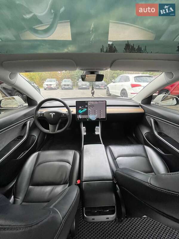 Седан Tesla Model 3 2018 в Львові фото 20 Седан Tesla Model 3 2018 в Львові