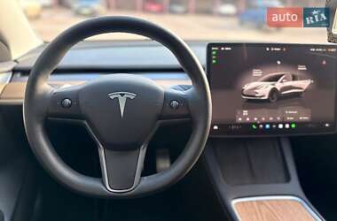Седан Tesla Model 3 2023 в Кривом Роге