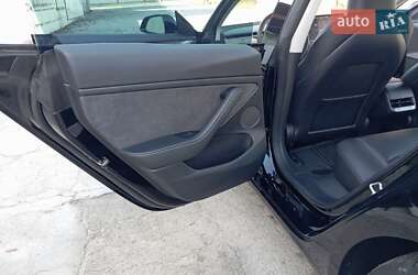 Седан Tesla Model 3 2023 в Днепре