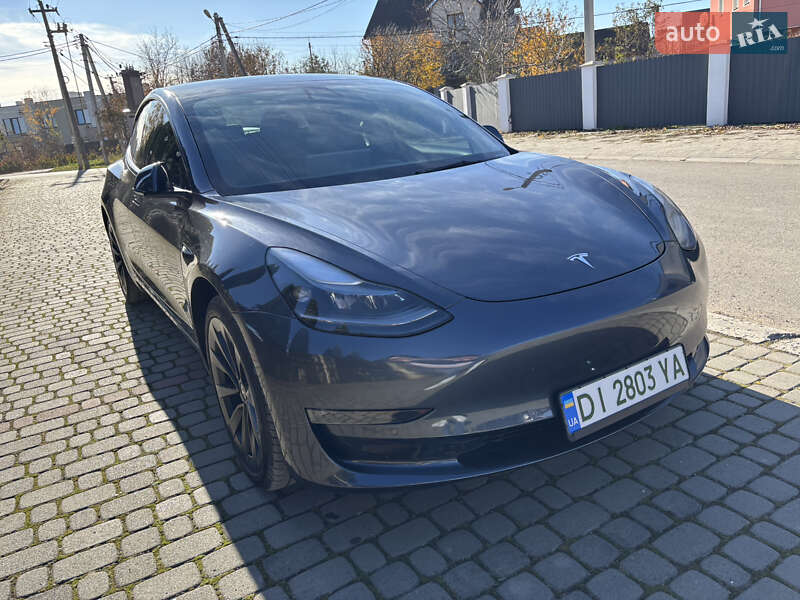 Седан Tesla Model 3 2021 в Ивано-Франковске