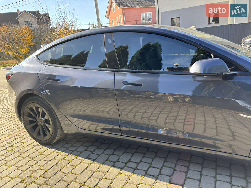 Седан Tesla Model 3 2021 в Ивано-Франковске