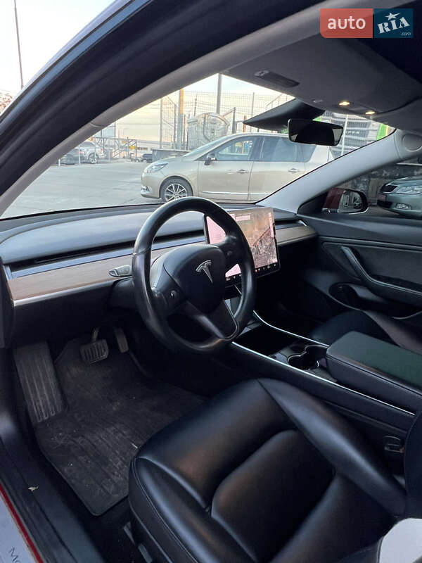 Седан Tesla Model 3 2018 в Білій Церкві