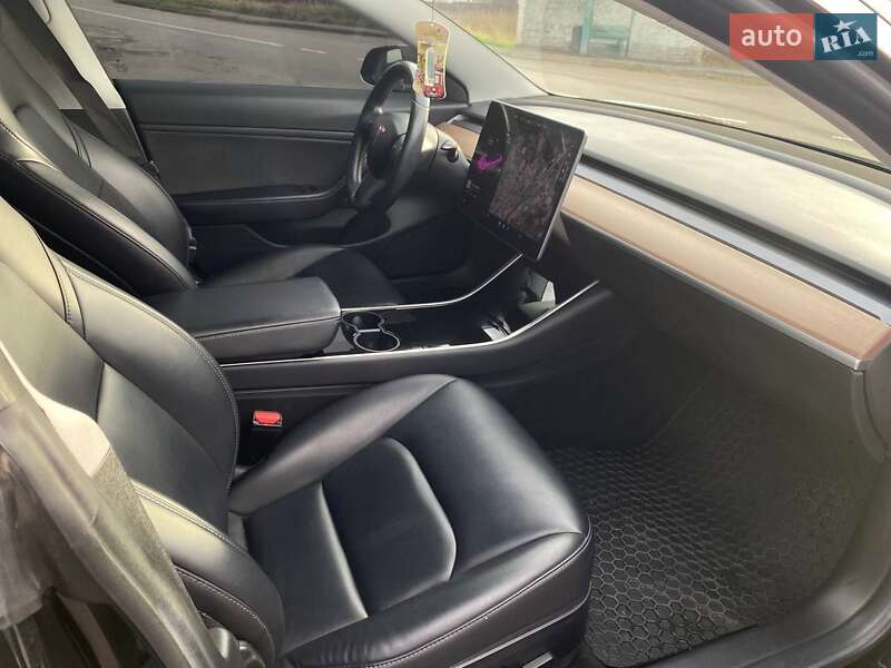 Седан Tesla Model 3 2018 в Ковеле