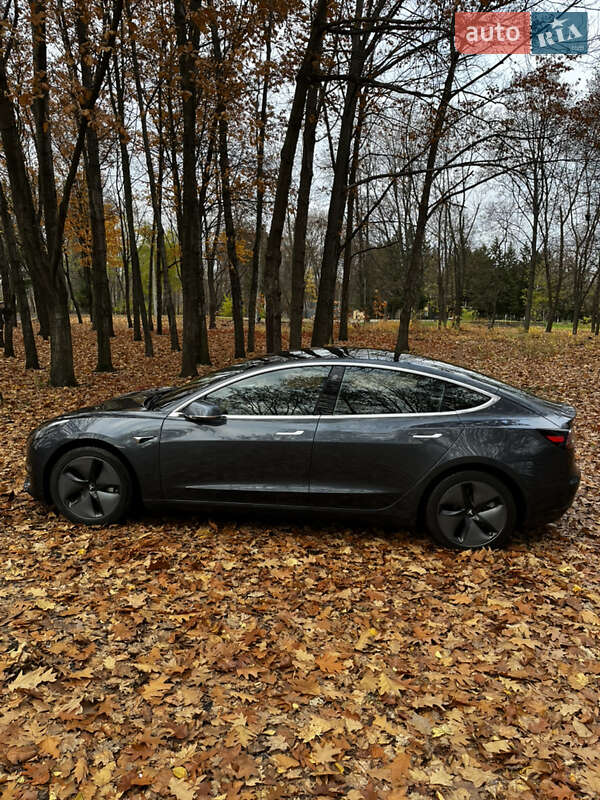 Седан Tesla Model 3 2019 в Харкові