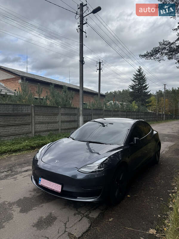 Седан Tesla Model 3 2023 в Житомире