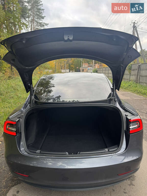 Седан Tesla Model 3 2023 в Житомире