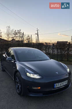 Седан Tesla Model 3 2021 в Івано-Франківську