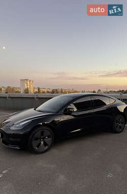 Седан Tesla Model 3 2021 в Києві
