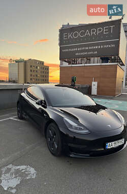 Седан Tesla Model 3 2021 в Киеве