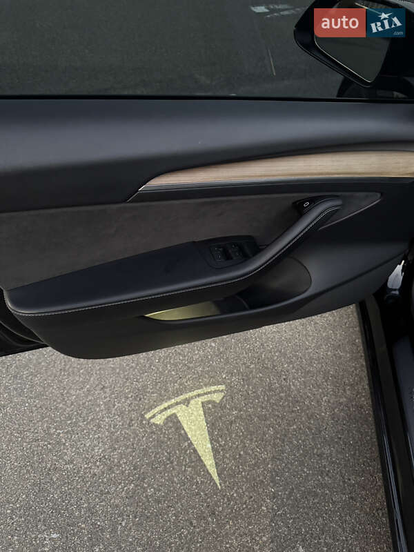 Седан Tesla Model 3 2021 в Киеве фото 14 Седан Tesla Model 3 2021 в Киеве