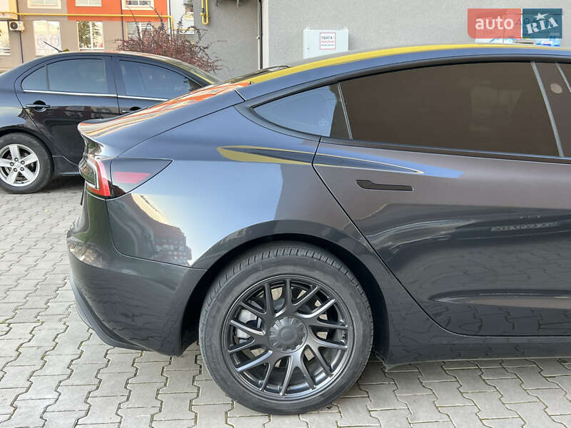 Седан Tesla Model 3 2025 в Черновцах фото 10 Седан Tesla Model 3 2025 в Черновцах