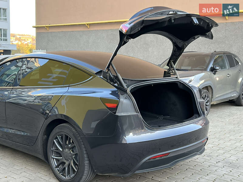 Седан Tesla Model 3 2025 в Черновцах фото 13 Седан Tesla Model 3 2025 в Черновцах