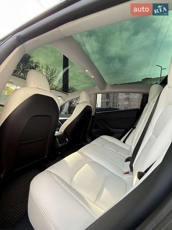 Седан Tesla Model 3 2021 в Фастове