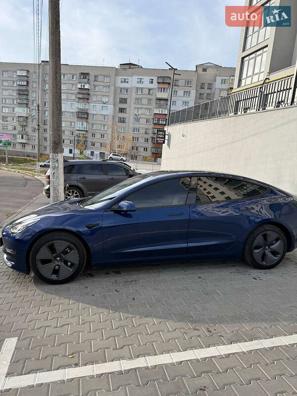Седан Tesla Model 3 2021 в Фастове