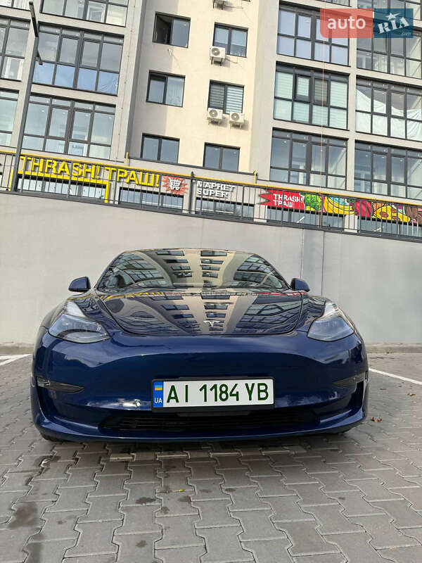 Седан Tesla Model 3 2021 в Фастове