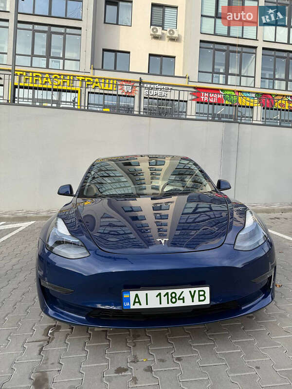 Седан Tesla Model 3 2021 в Фастове