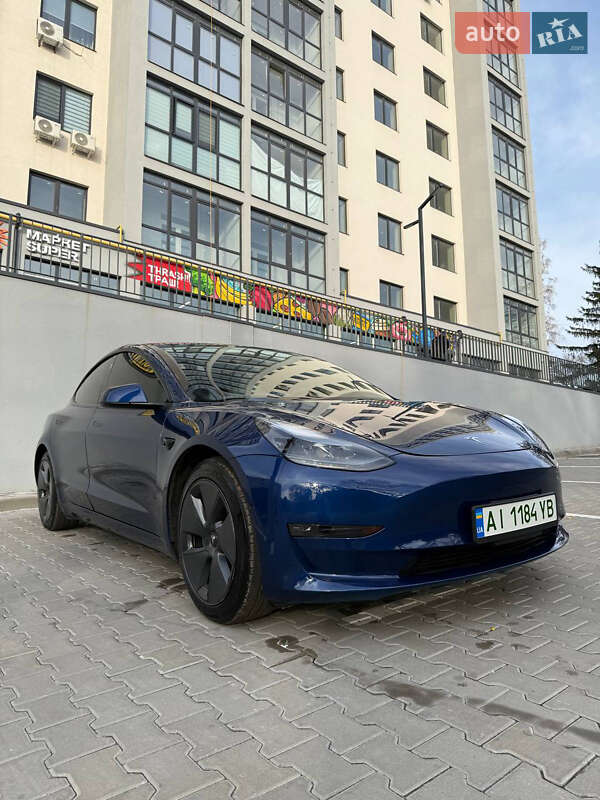 Седан Tesla Model 3 2021 в Фастове