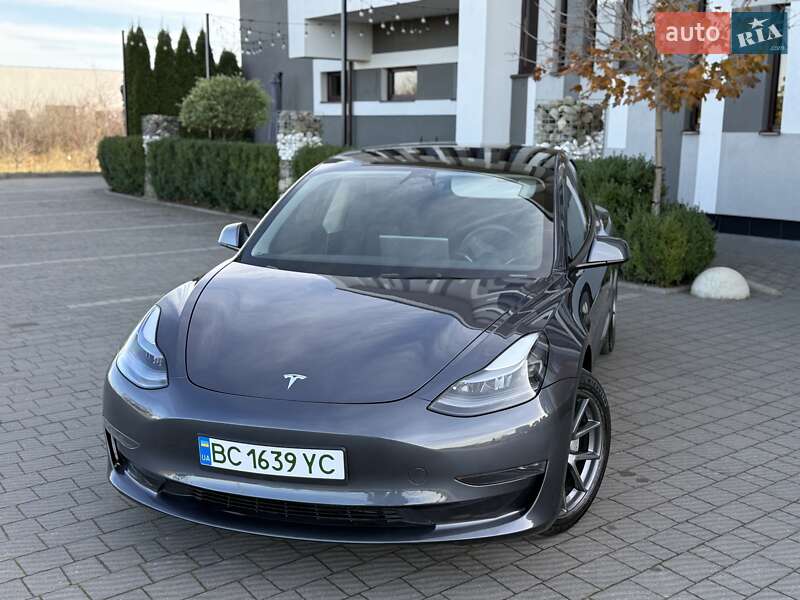 Седан Tesla Model 3 2023 в Стрые