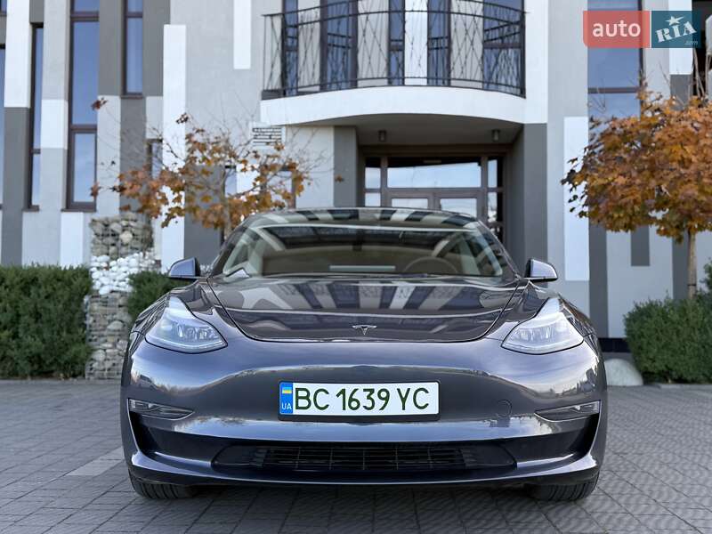 Седан Tesla Model 3 2023 в Стрые
