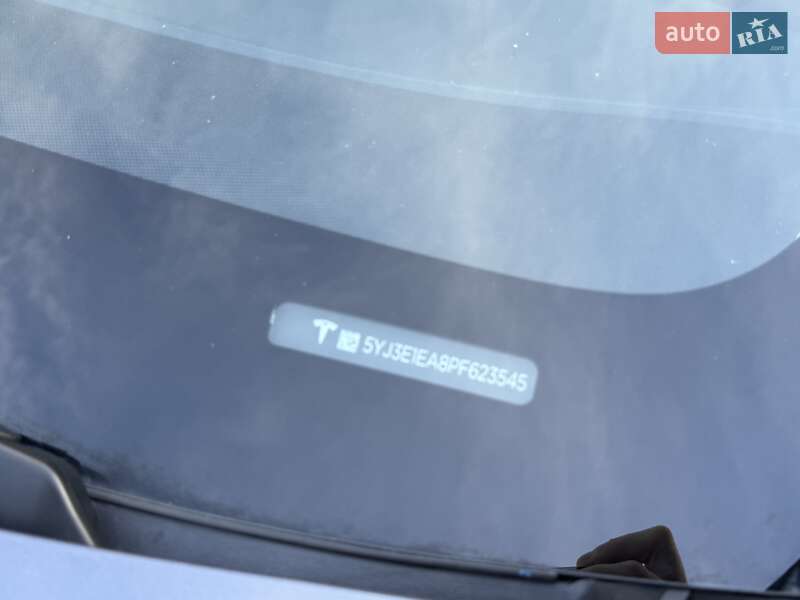 Седан Tesla Model 3 2023 в Стрые