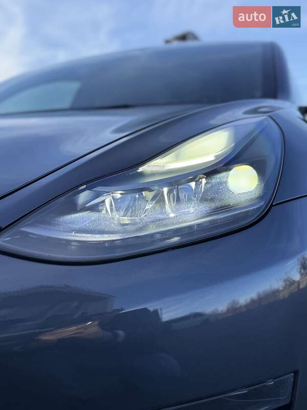 Седан Tesla Model 3 2023 в Стрые