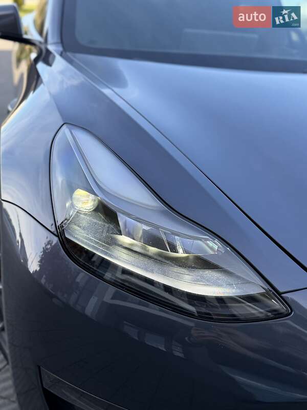 Седан Tesla Model 3 2023 в Стрые