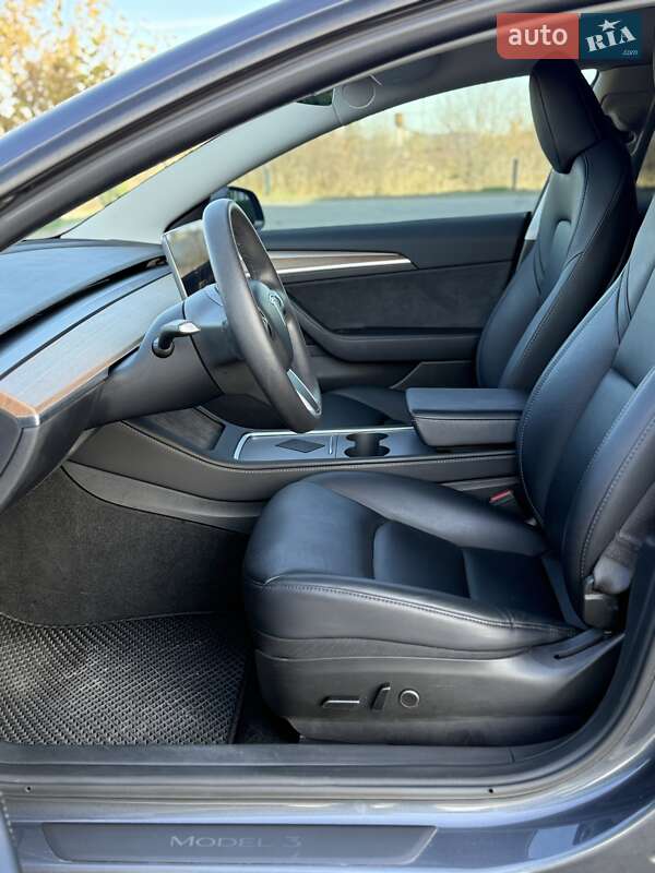 Седан Tesla Model 3 2023 в Стрые