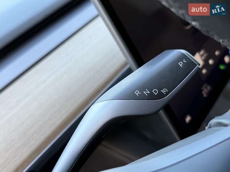 Седан Tesla Model 3 2023 в Стрые