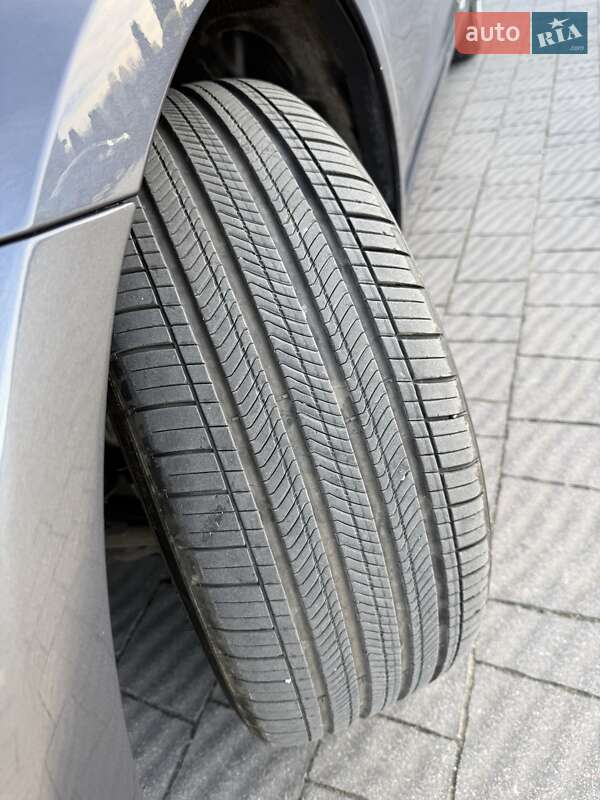 Седан Tesla Model 3 2023 в Стрые