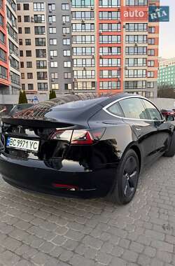Седан Tesla Model 3 2018 в Львові