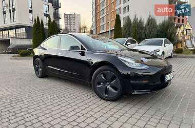 Седан Tesla Model 3 2018 в Львові