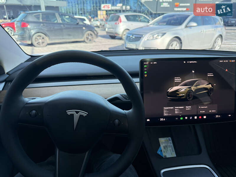 Седан Tesla Model 3 2023 в Виннице