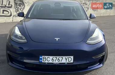 Седан Tesla Model 3 2023 в Львове
