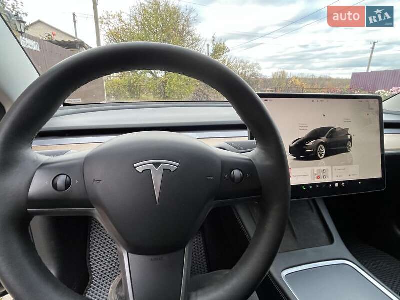 Седан Tesla Model 3 2022 в Киеве