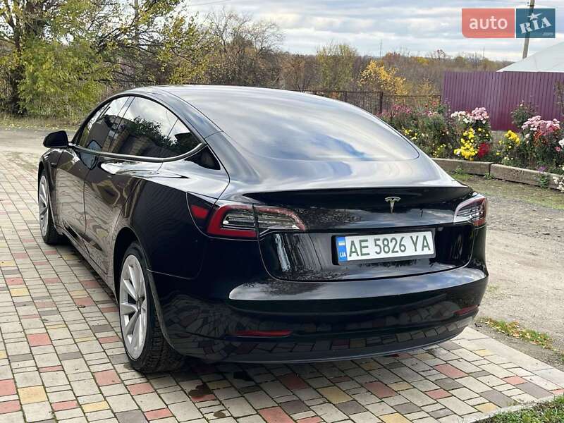 Седан Tesla Model 3 2022 в Киеве