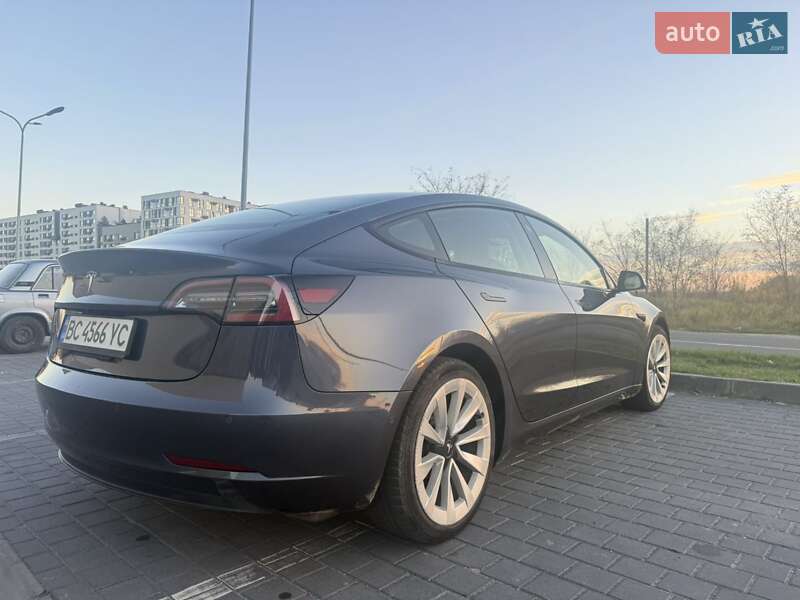 Седан Tesla Model 3 2022 в Львові