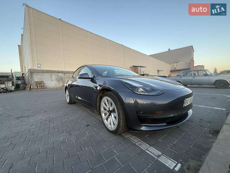 Седан Tesla Model 3 2022 в Львові